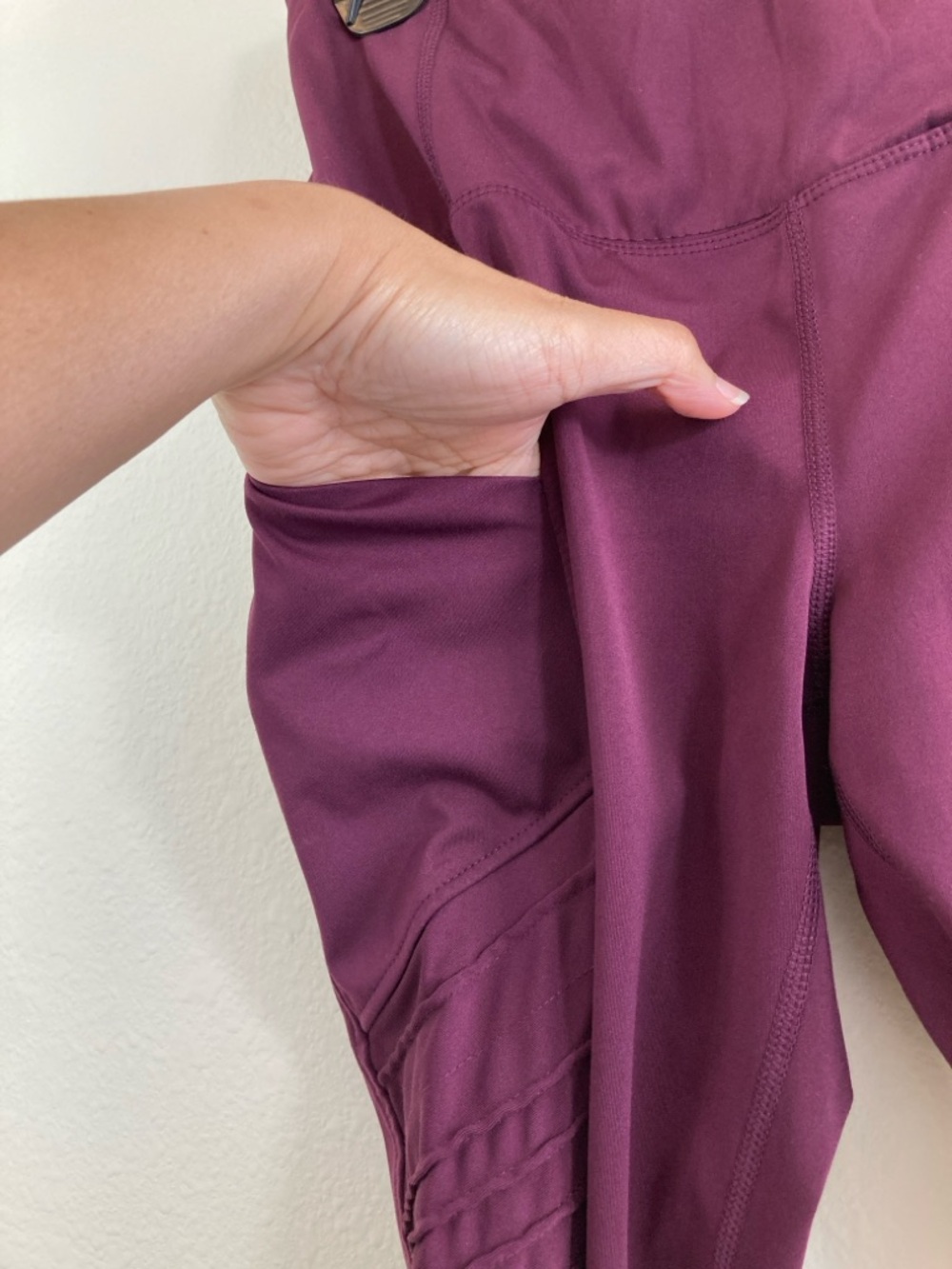 Member’s Mark Everyday Moto Ankle Leggings Size M Cinnamon Cherry Pockets - Picture 2 of 10